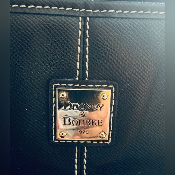 PRE LOVED DOONEY AND BOURKE PEBBLE GRAIN LEATHER BLACK TOTE - Picture 2 of 8